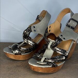 Steve Madden Bronze Platform Sandals wooden heel